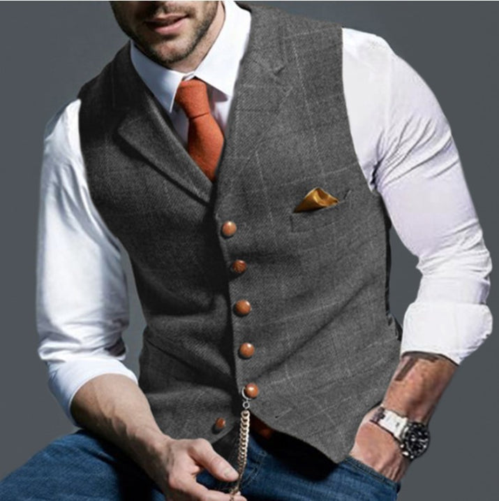 Elegante chaleco a cuadros con botones